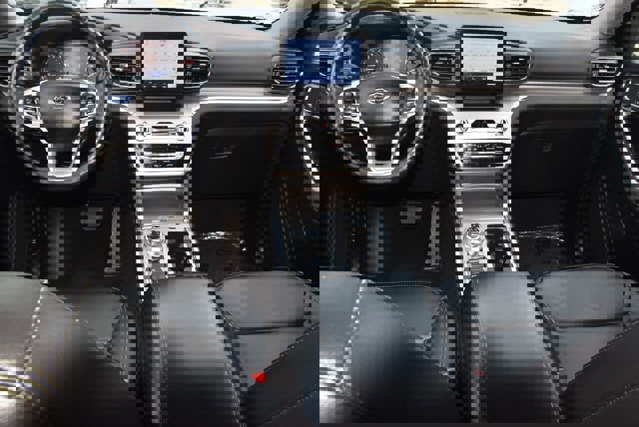 Certified 2023 Ford Explorer XLT w/ Equipment Group 202A image 18