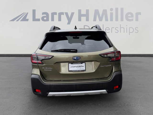 Used 2023 Subaru Outback Limited image 4