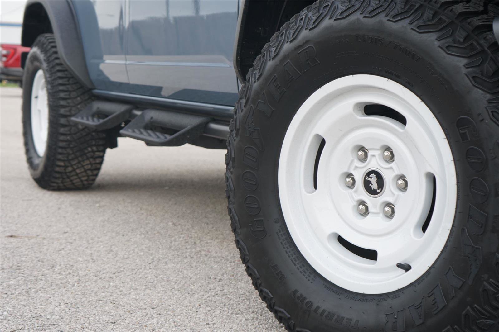 Certified 2023 Ford Bronco Heritage Edition AWD/4WD image 2