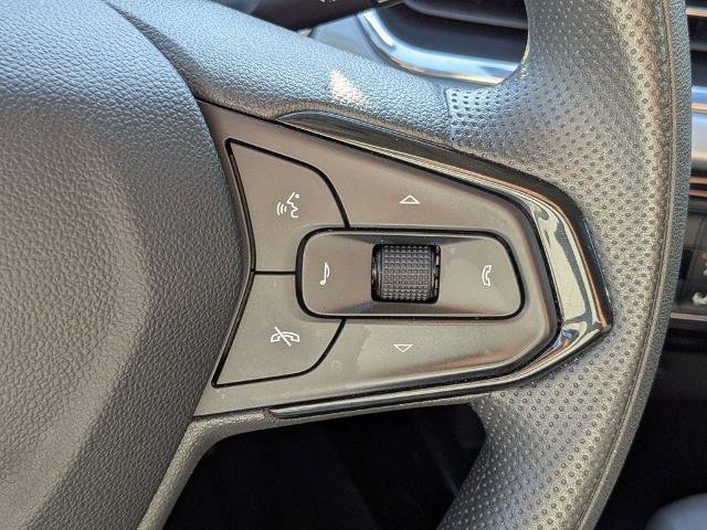 Used 2025 Chevrolet Trax LT FWD image 27