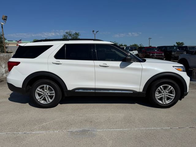 Certified 2023 Ford Explorer XLT w/ Equipment Group 202A AWD/4WD image 7