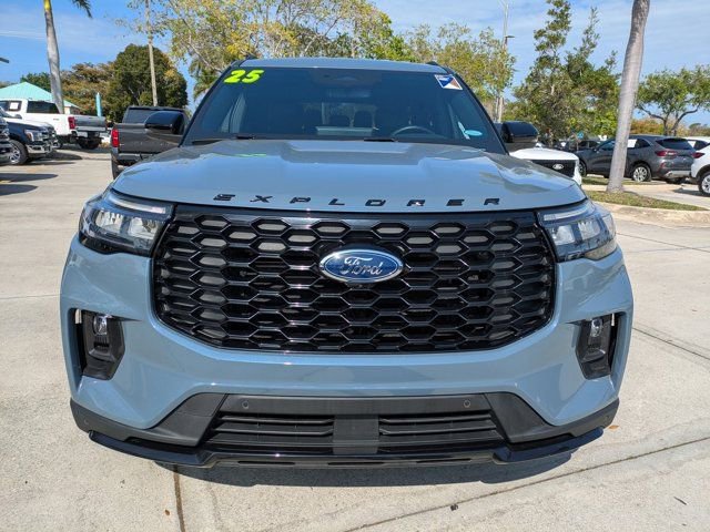 Certified 2025 Ford Explorer ST-Line w/ Premium Package image 8