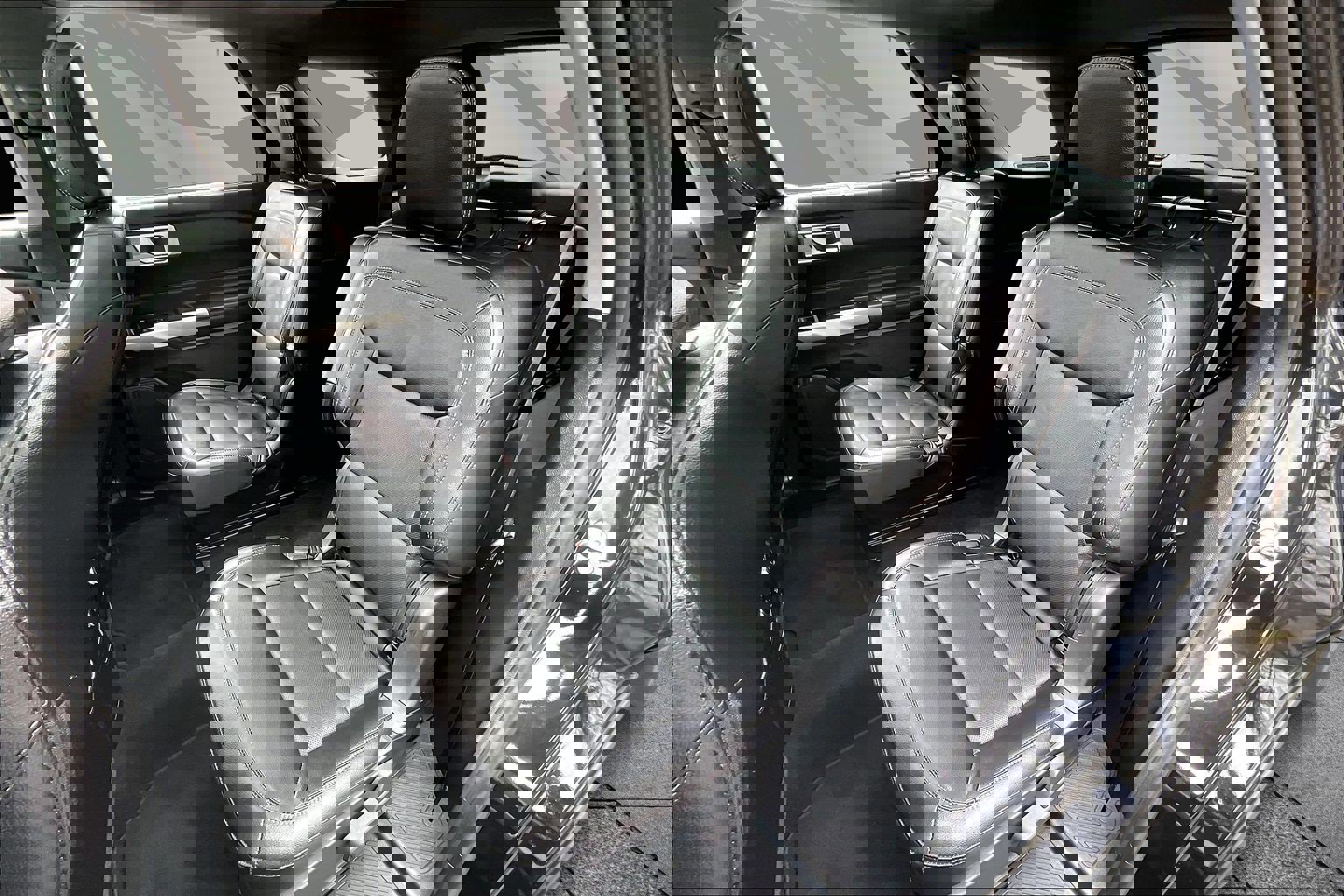 Certified 2022 Ford Explorer Limited w/ Equipment Group 301A image 26