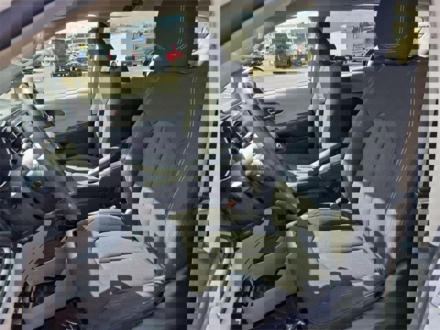 Used 2022 Chrysler Voyager LX image 11