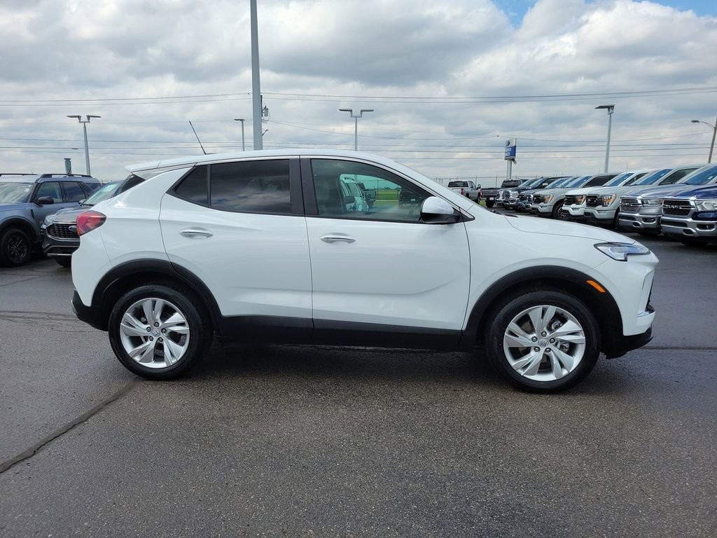 Used 2025 Buick Encore GX Preferred FWD image 3