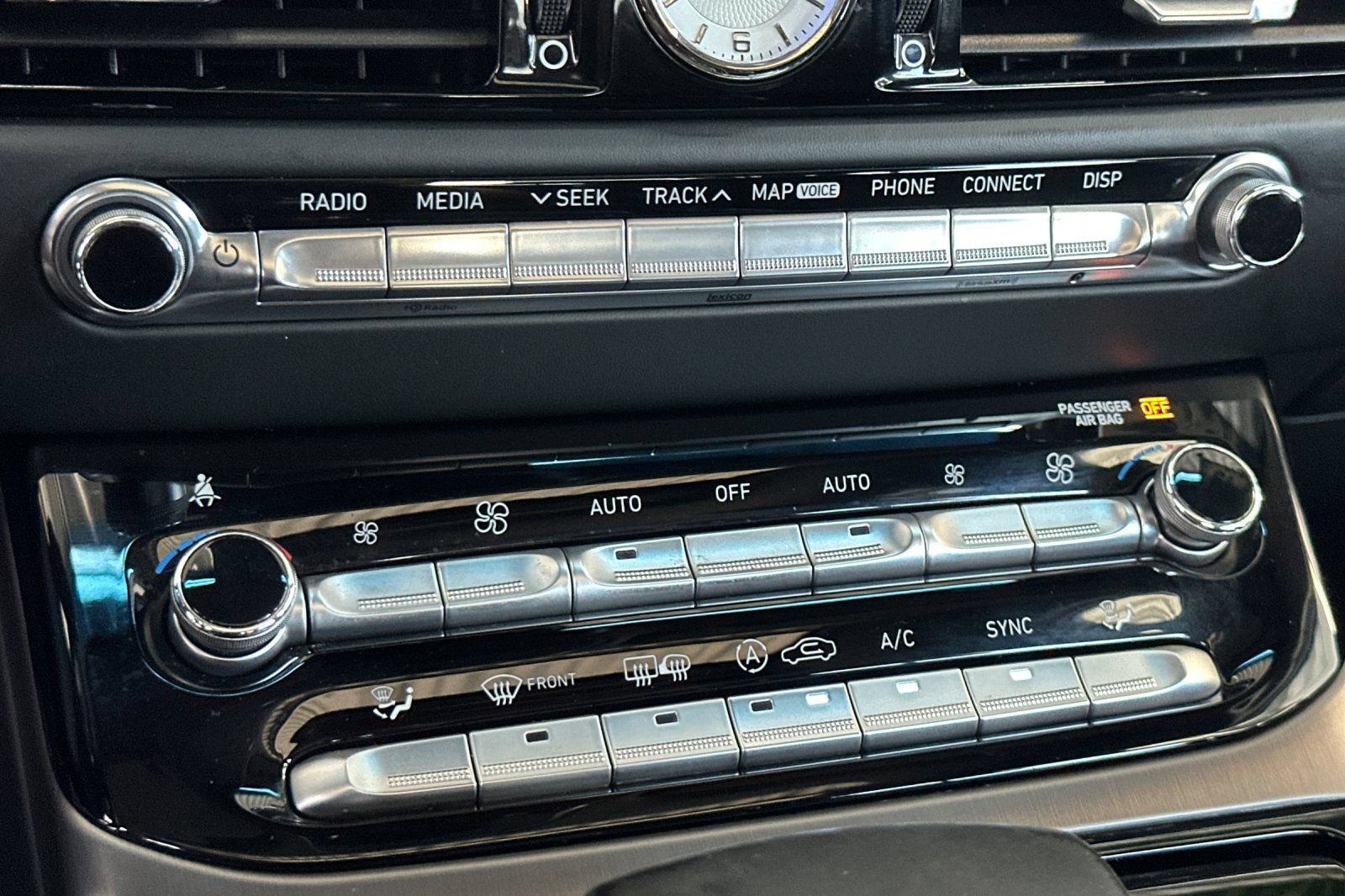 Used 2019 Genesis G90 3.3T Premium RWD image 22