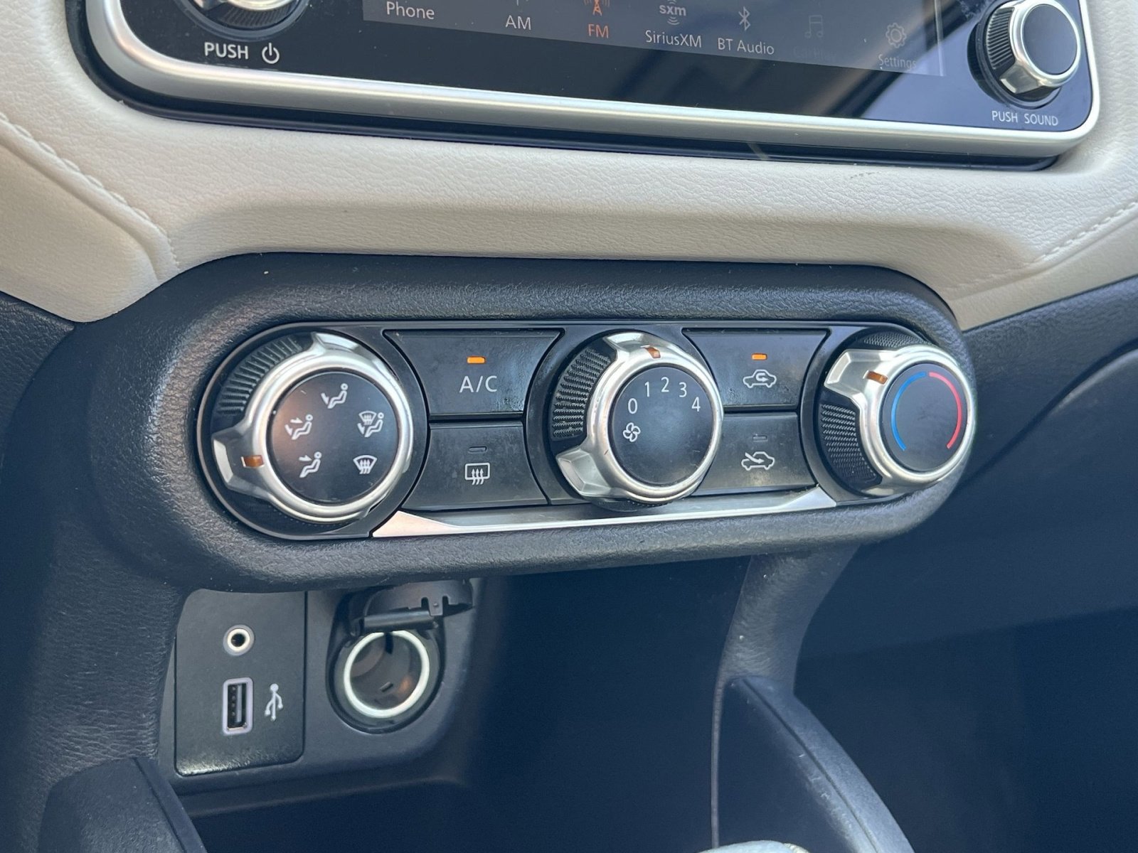 Used 2021 Nissan Versa SV FWD image 19