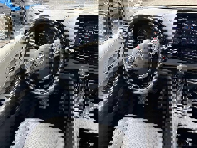 Used 2022 Toyota Sienna Limited image 15