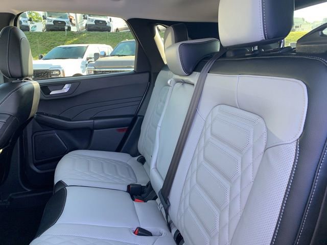 Certified 2024 Ford Escape SE w/ PHEV Premium Package FWD image 20