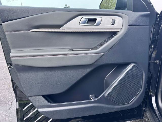 Certified 2025 Ford Explorer Active w/ Active Comfort Package AWD/4WD image 24