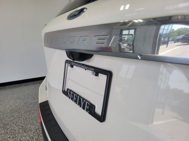 Certified 2022 Ford Explorer XLT w/ Equipment Group 202A AWD/4WD image 27
