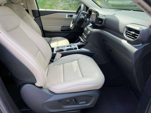 Certified 2020 Ford Explorer XLT w/ Equipment Group 202A AWD/4WD image 26