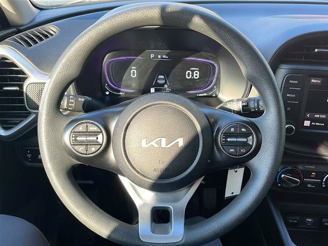 Used 2025 Kia Soul LX w/ LX Technology Package FWD image 16
