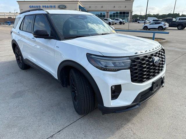 Certified 2025 Ford Explorer ST-Line w/ Premium Package RWD image 19