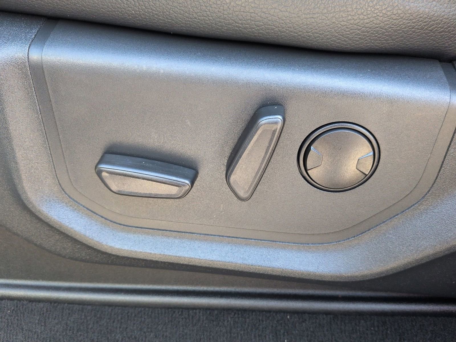 Certified 2022 Ford F250 Lariat w/ Black Appearance Package image 22