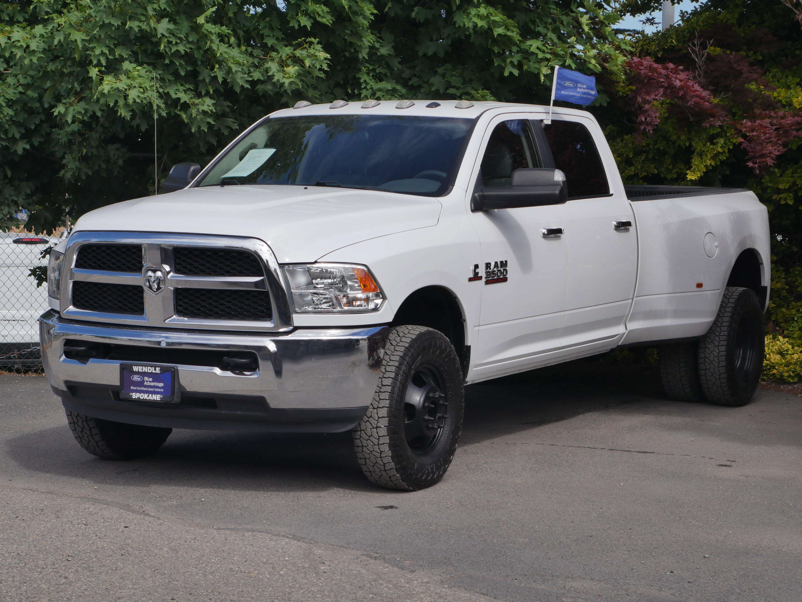 Used 2018 RAM 3500 SLT AWD/4WD image 2