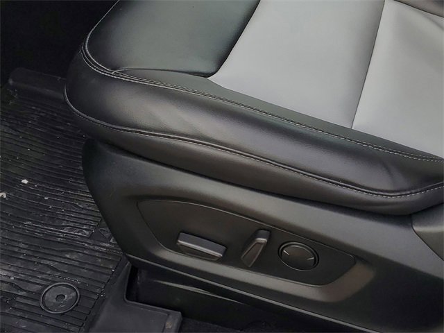 Certified 2022 Ford Explorer XLT w/ Equipment Group 202A image 14