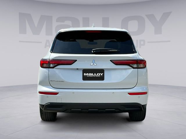 Used 2022 Mitsubishi Outlander ES AWD/4WD image 4