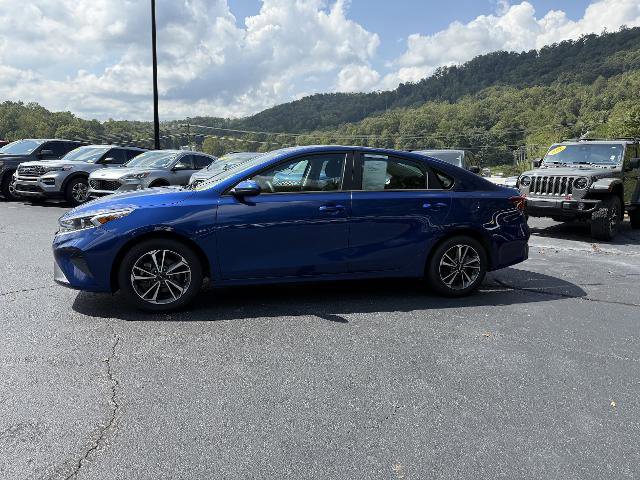 Used 2023 Kia Forte LXS image 3