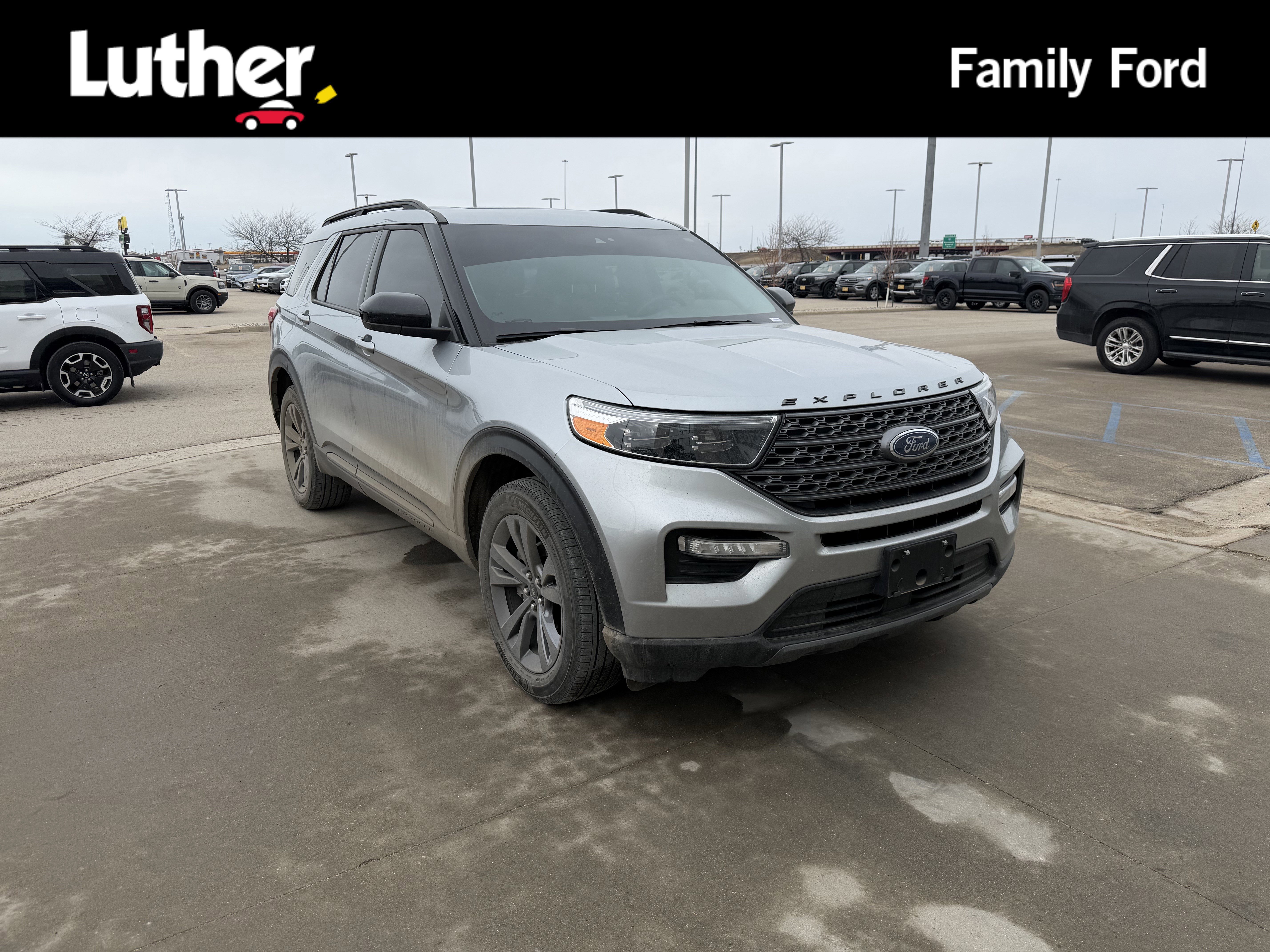 Certified 2023 Ford Explorer XLT w/ Equipment Group 202A image 4