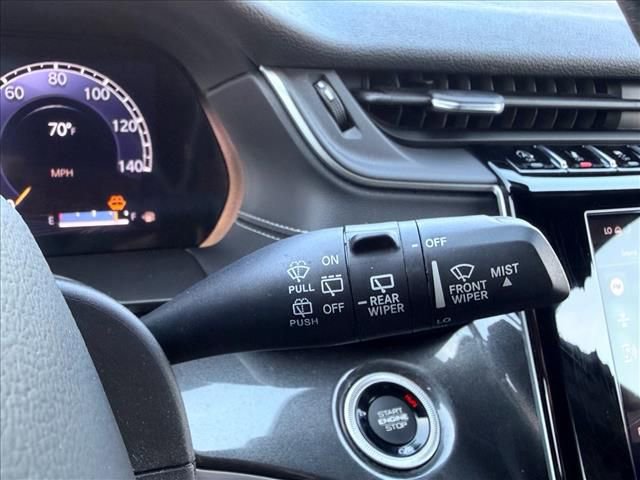 Used 2022 Jeep Grand Cherokee Altitude AWD/4WD image 21