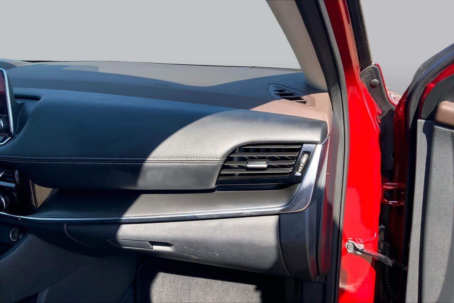 Used 2022 Nissan Rogue SV FWD image 19