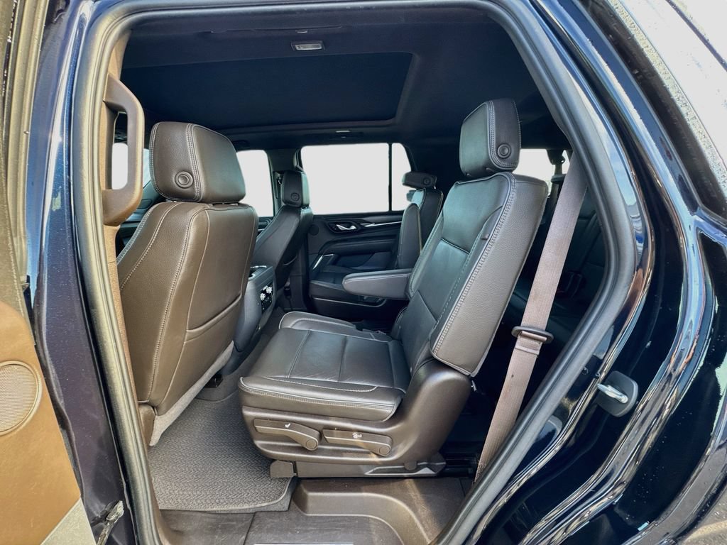 Used 2023 GMC Yukon Denali RWD image 26