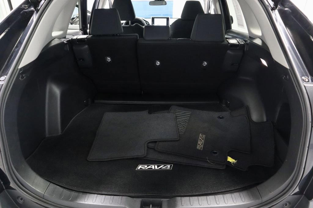 Used 2023 Toyota RAV4 LE AWD/4WD image 13