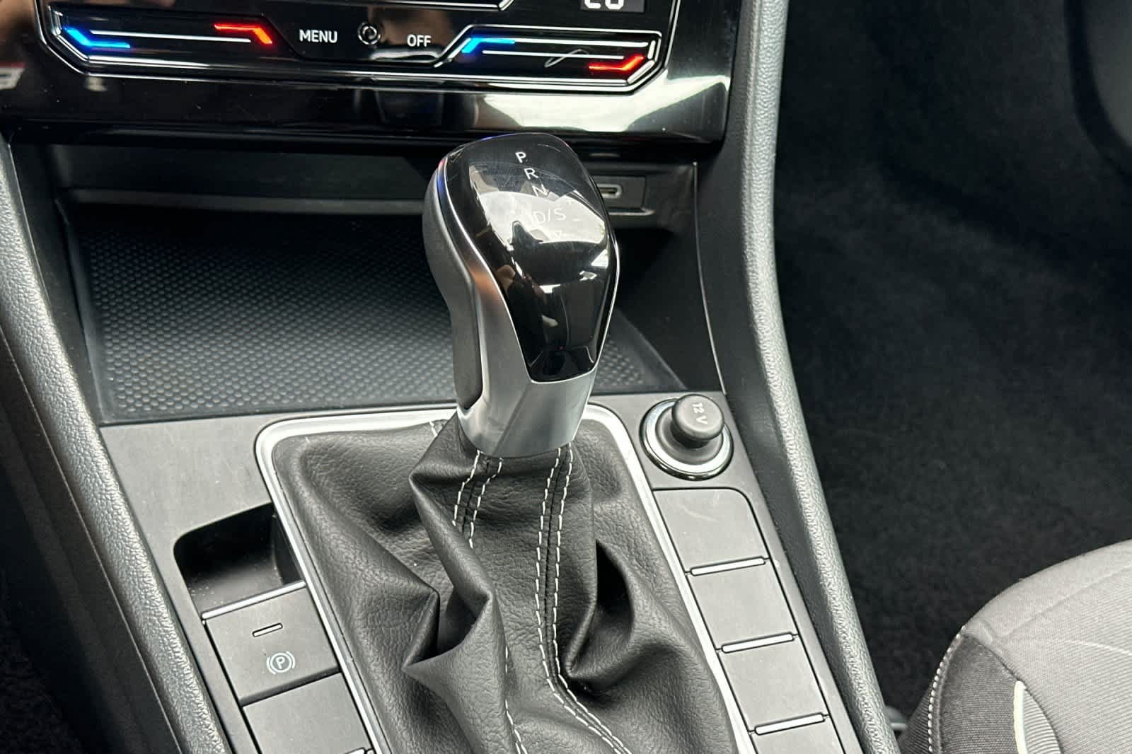 Used 2025 Volkswagen Jetta Sport FWD image 20
