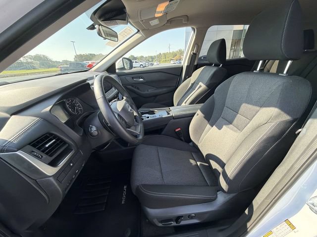 Used 2025 Nissan Rogue SV FWD image 11