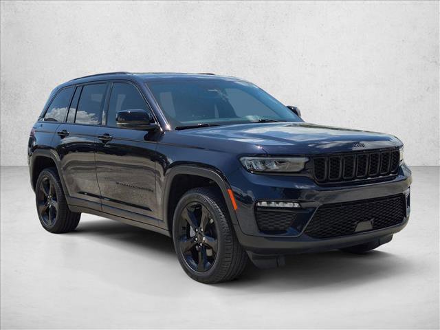Used 2024 Jeep Grand Cherokee Limited w/ Black Appearance Package AWD/4WD image 3