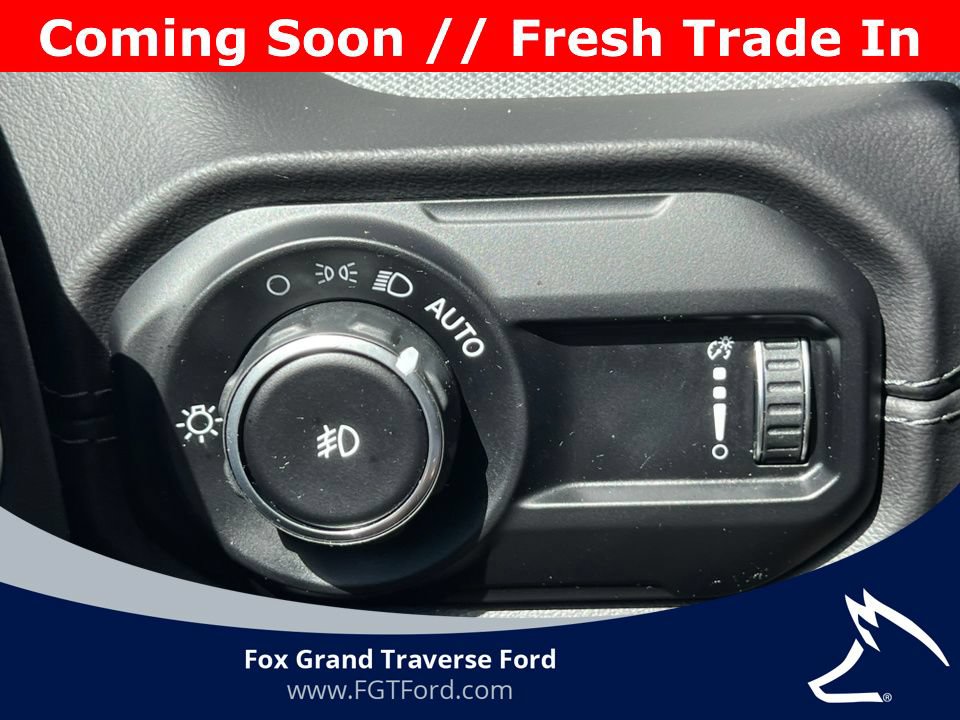 Used 2025 Jeep Wrangler Unlimited Sahara AWD/4WD image 14