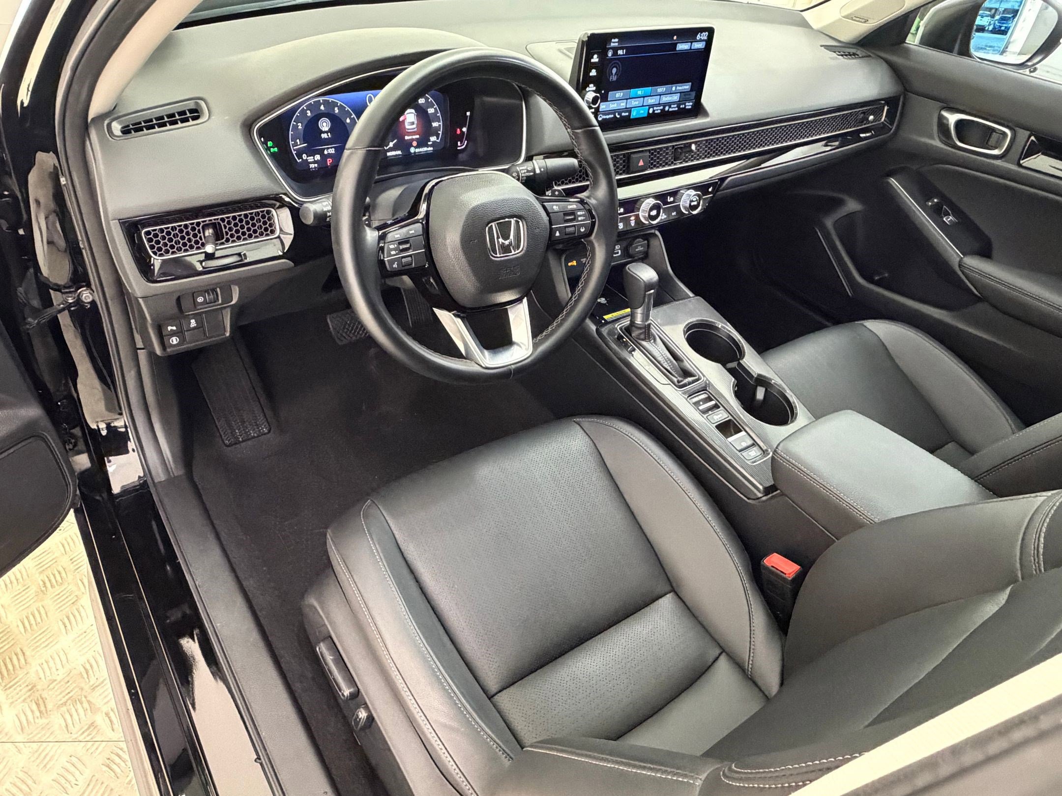 Used 2024 Honda Civic Touring image 10