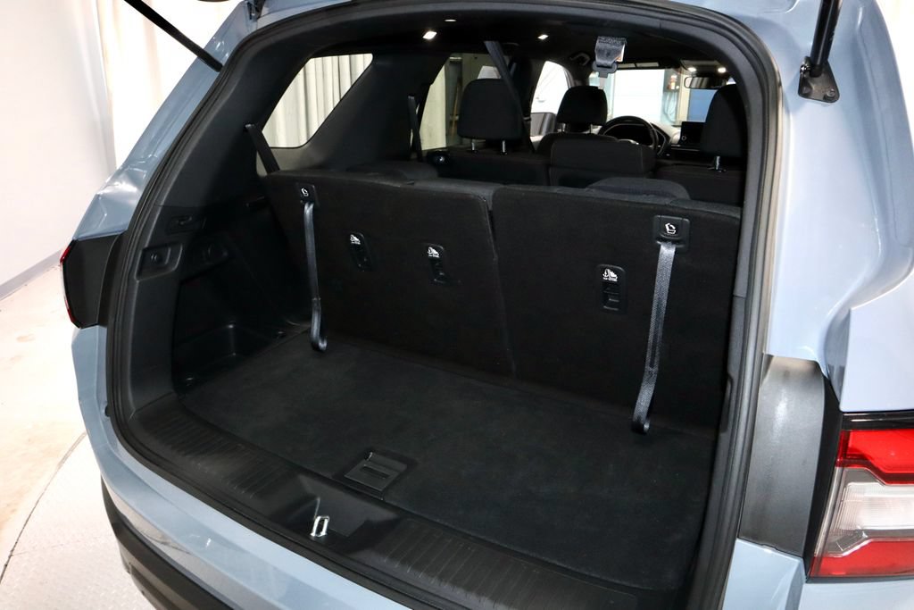 Used 2025 Honda Pilot Sport image 15