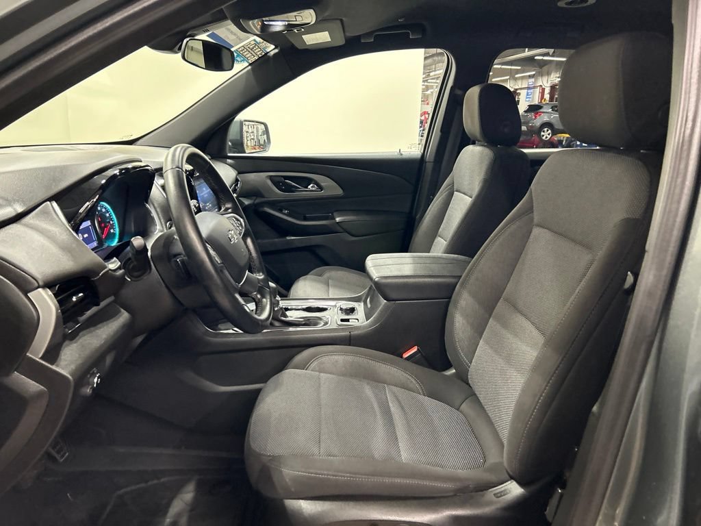 Used 2023 Chevrolet Traverse LT w/ Midnight/Sport Edition AWD/4WD image 9