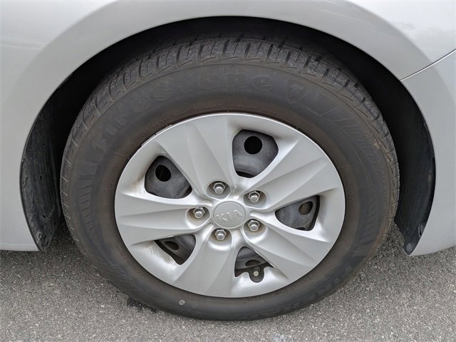 Used 2017 Kia Forte LX image 11