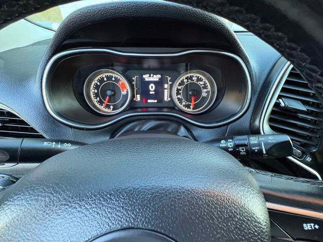 Used 2019 Jeep Cherokee Latitude Plus w/ Comfort/Convenience Group AWD/4WD image 18
