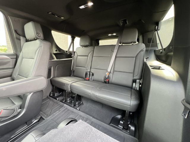 Used 2024 Chevrolet Suburban Z71 w/ Luxury Package AWD/4WD image 24