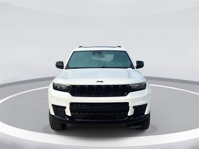 Used 2023 Jeep Grand Cherokee L Laredo image 2