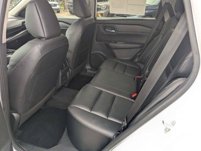 Used 2026 Nissan Rogue SL FWD image 15