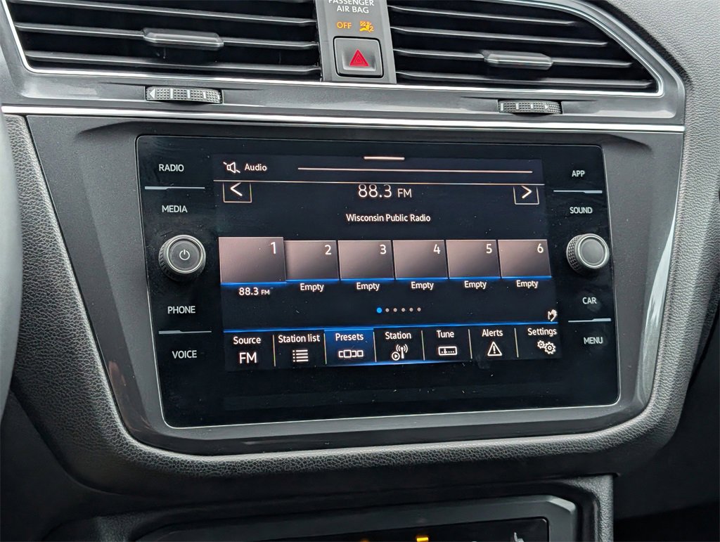 Used 2023 Volkswagen Tiguan SE image 20