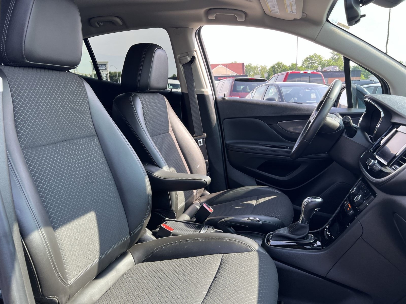 Used 2022 Buick Encore Preferred w/ Safety Package AWD/4WD image 25