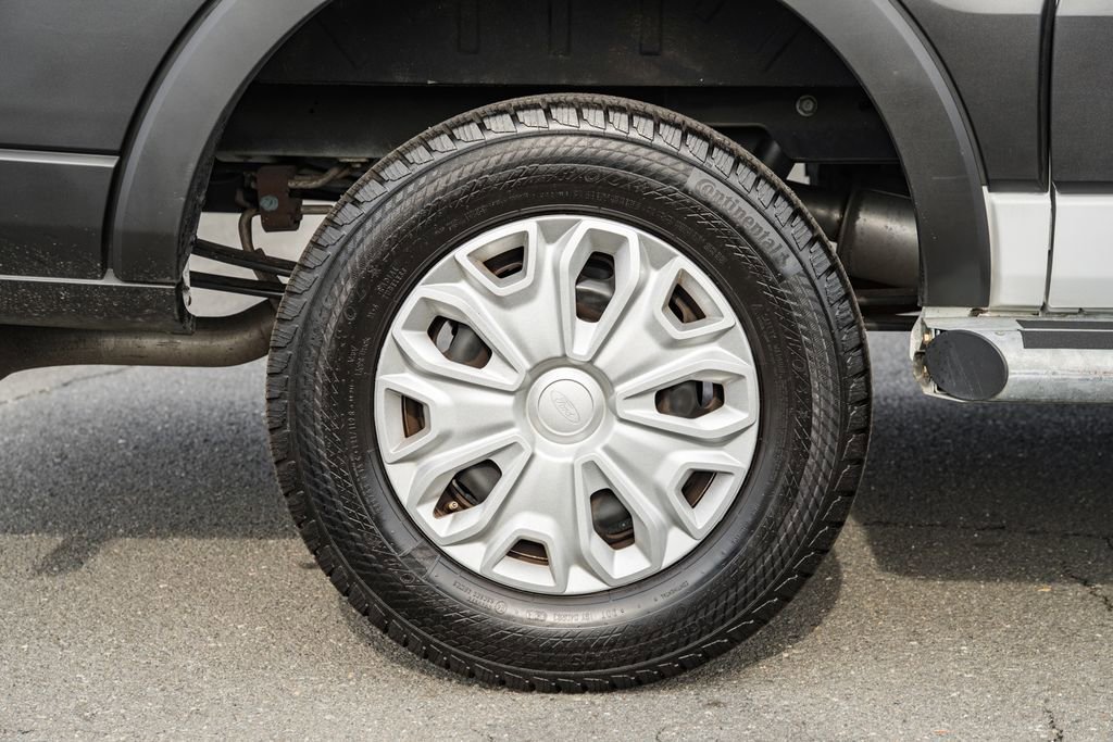 Certified 2024 Ford Transit 250 Low Roof w/ Exterior Upgrade Package image 22