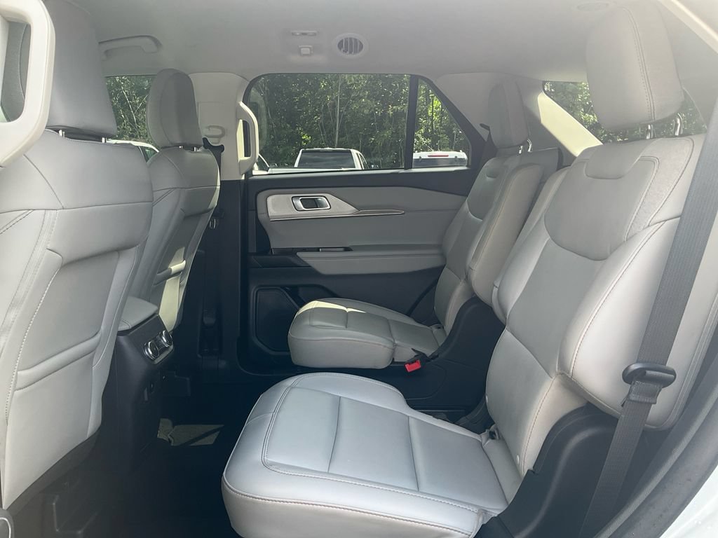 Certified 2025 Ford Explorer Active w/ Active Comfort Package AWD/4WD image 14