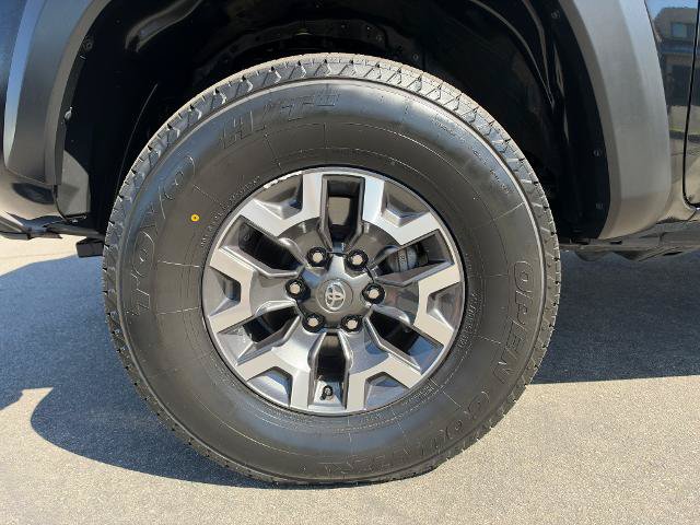 Used 2022 Toyota Tacoma TRD Off-Road w/ TRD Premium Off Road Package AWD/4WD image 9