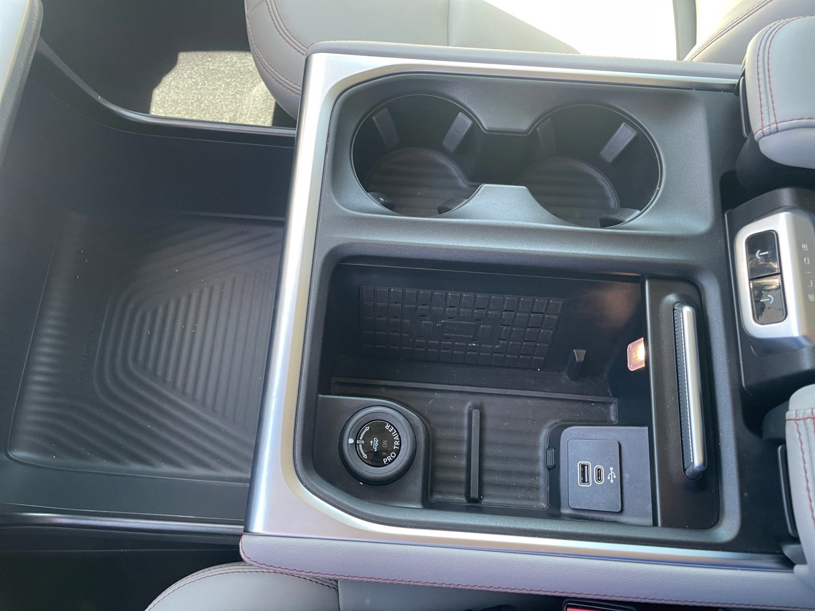 Certified 2025 Ford Expedition Active RWD image 16