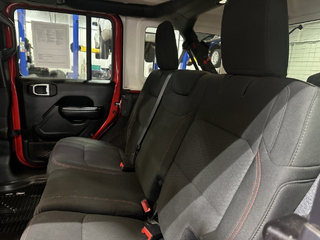Used 2021 Jeep Wrangler Unlimited Rubicon w/ Dual Top Group AWD/4WD image 30