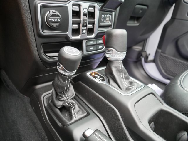 Used 2023 Jeep Wrangler Unlimited Sahara w/ Cold Weather Group AWD/4WD image 29