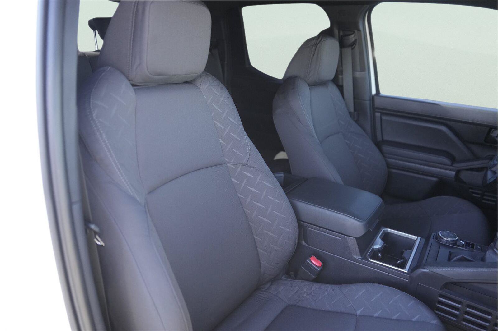 Used 2025 Toyota Tacoma SR5 AWD/4WD image 19