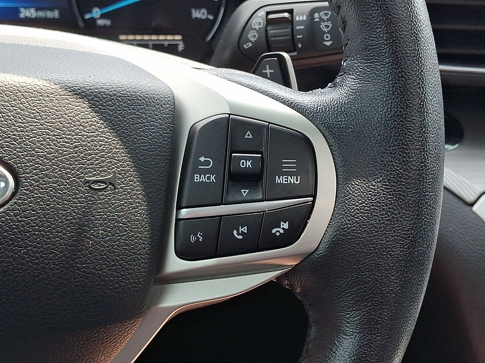 Certified 2021 Ford Explorer XLT w/ Equipment Group 202A AWD/4WD image 27